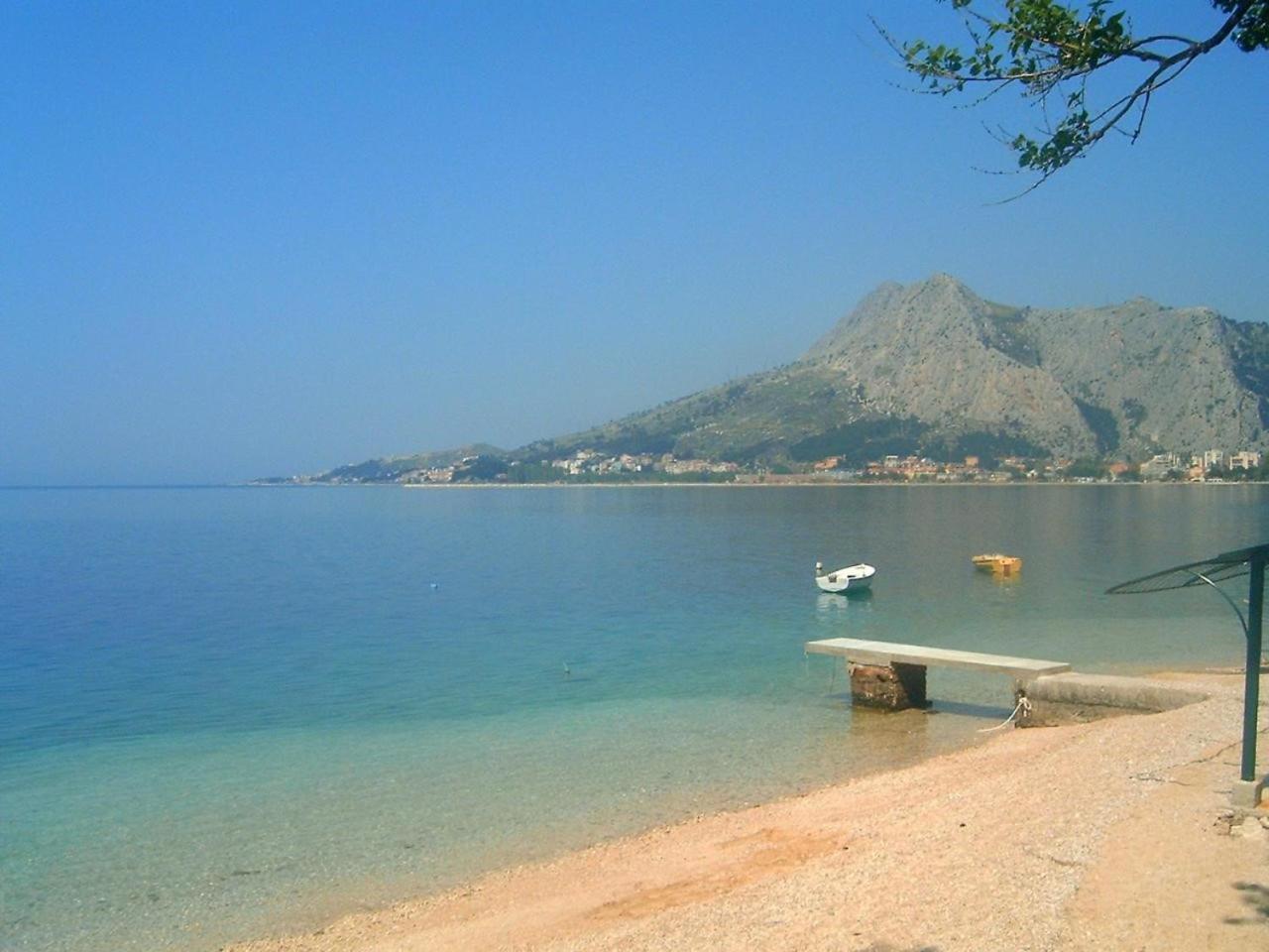 Apartments Boris Omis Bagian luar foto
