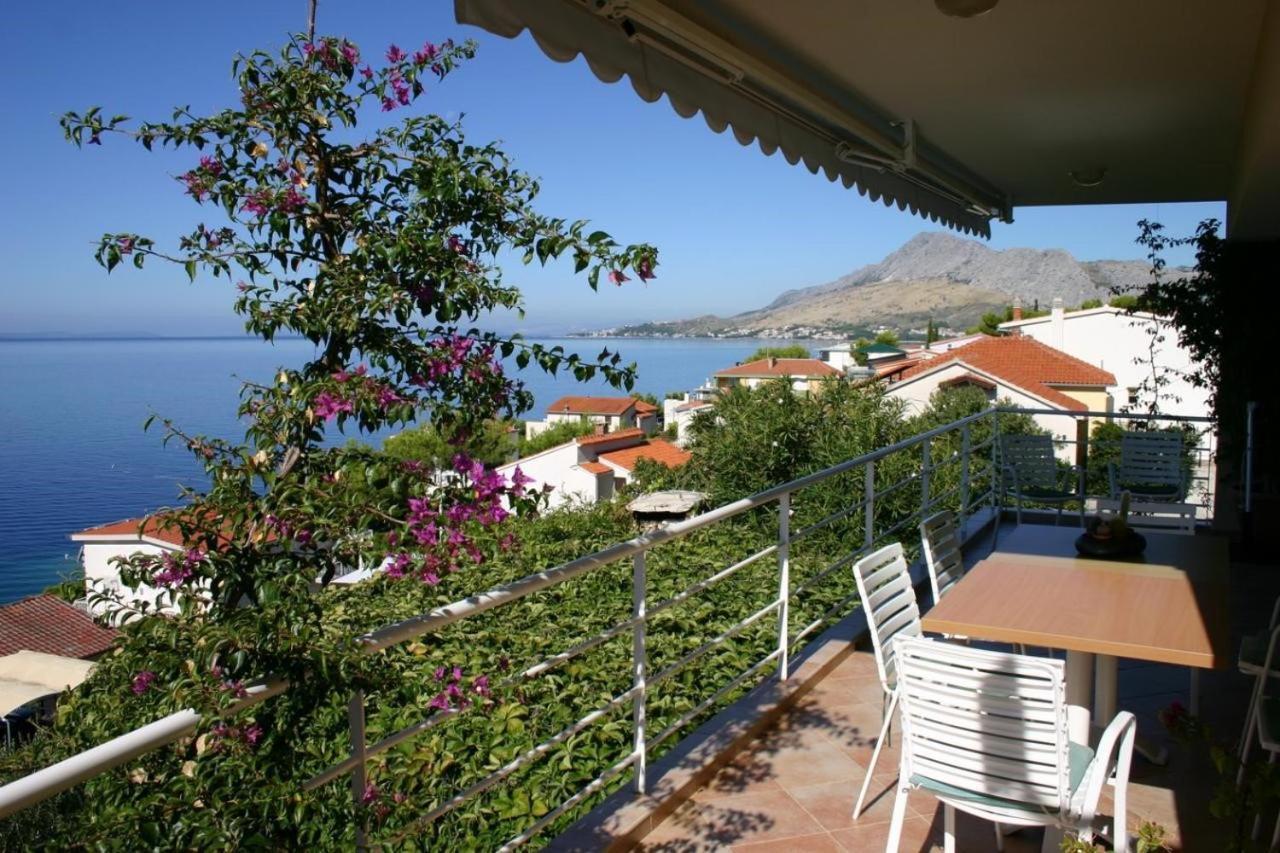Apartments Boris Omis Bagian luar foto